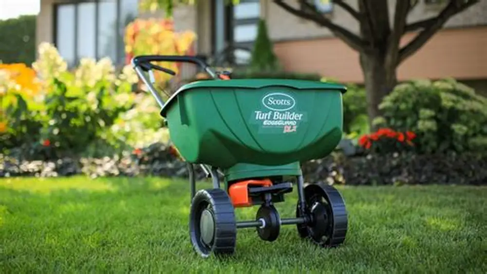 Scotts Turf Builder EdgeGuard Mini Review: The 2026 Expert Guide