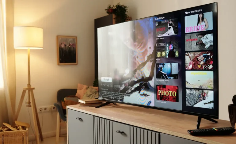 Hisense Class S7 CanvasTV