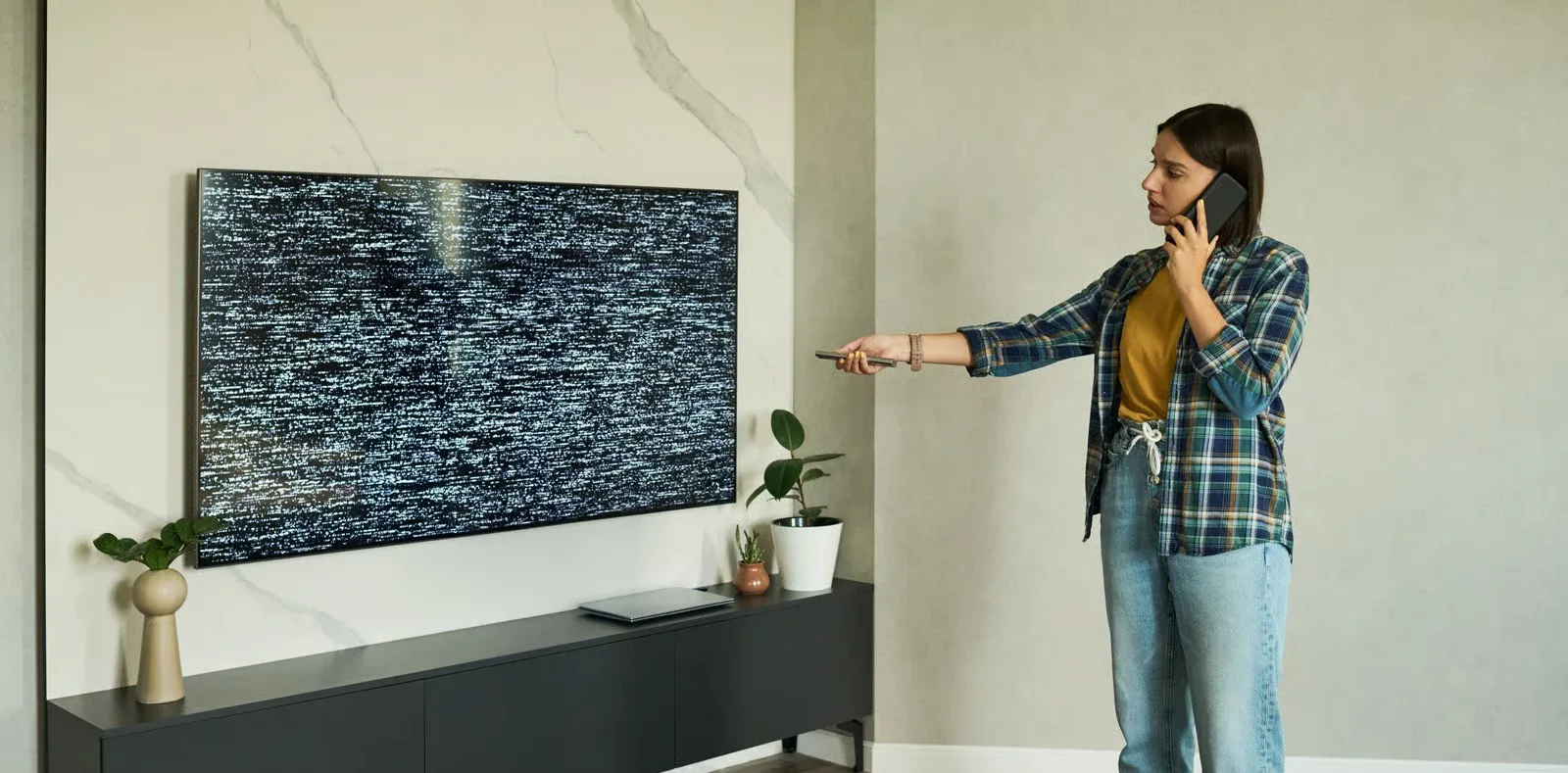 LG OLED Evo AI C5 vs. Samsung S90F: Best AI Smart TV 2026