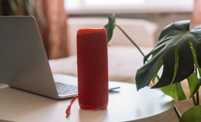 Robot Bluetooth Speakers